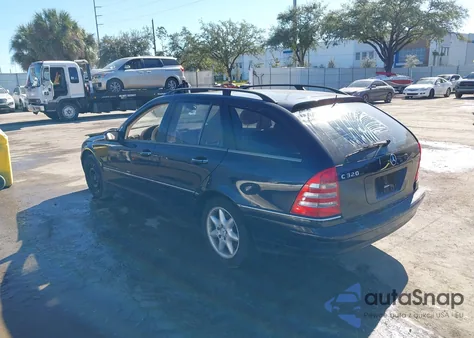 2002 Mercedes-Benz C 320 from USA, damaged, VIN WDBRH64J92F155778
